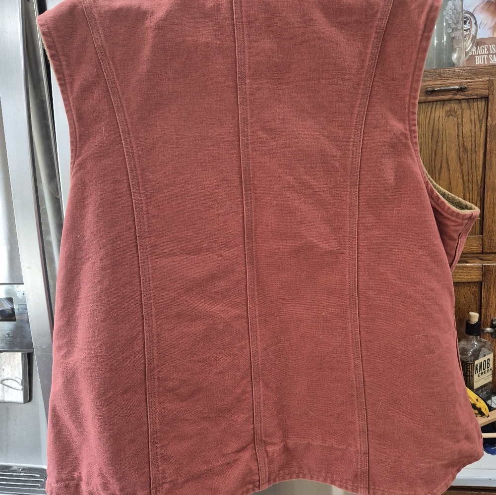 Carhart women's vest, red, 1% cotton shell, lined. Size 2X